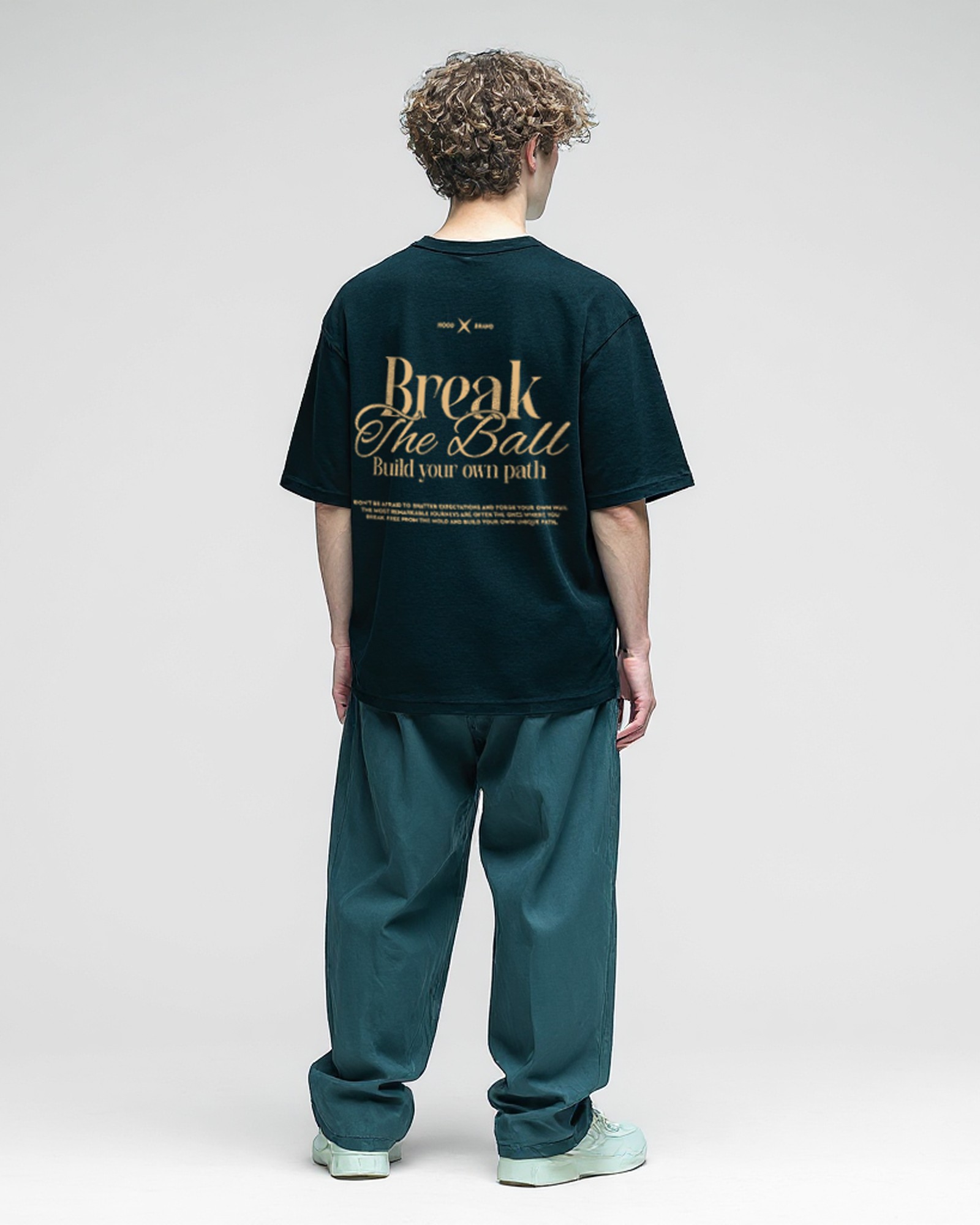 Camiseta hood Unisex Oversize modelo Break the Ball color negro