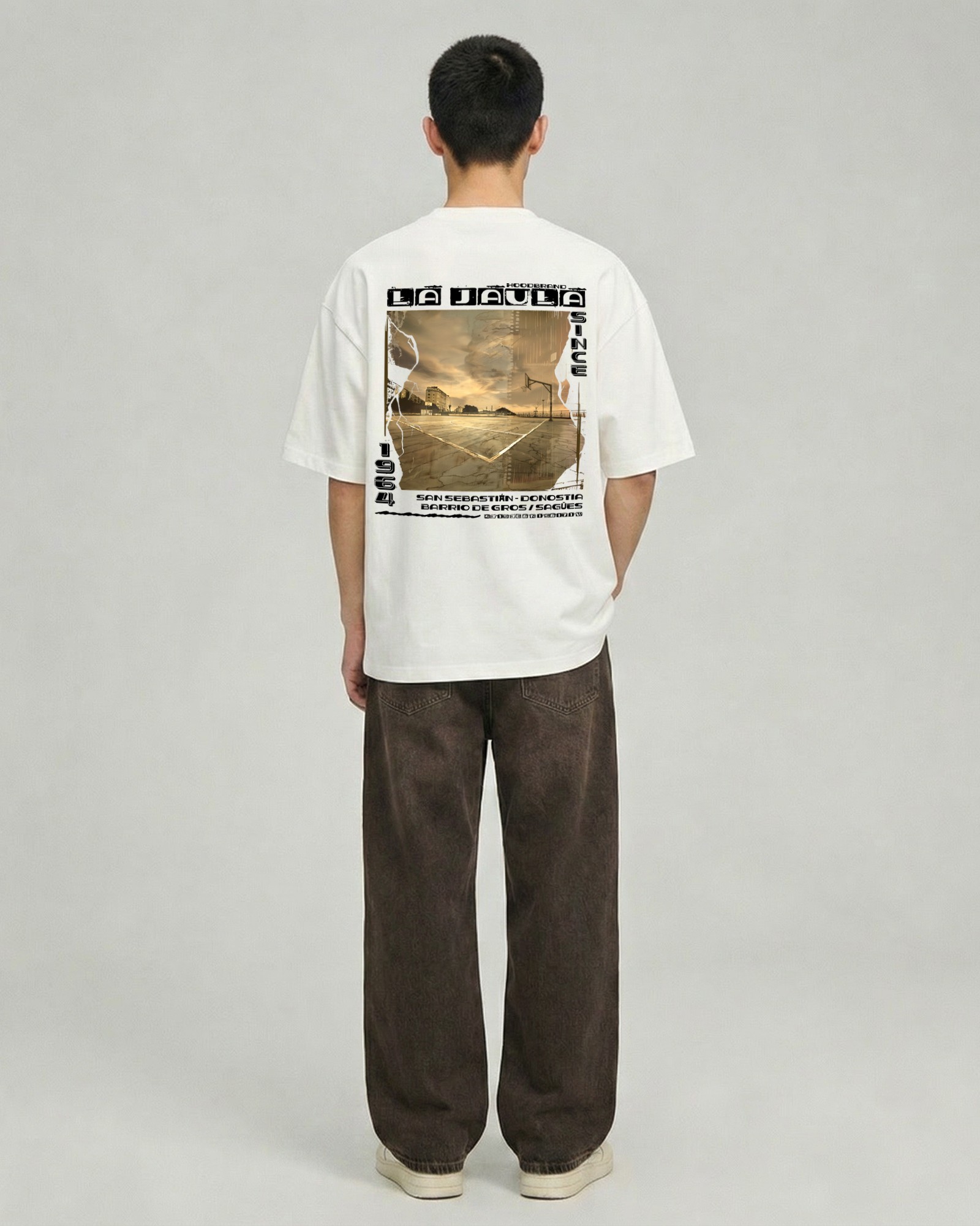 Camiseta hood Unisex Oversize modelo LA JAULA color blanco