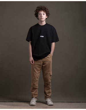 Camiseta hood Unisex Oversize modelo Basketball color negro